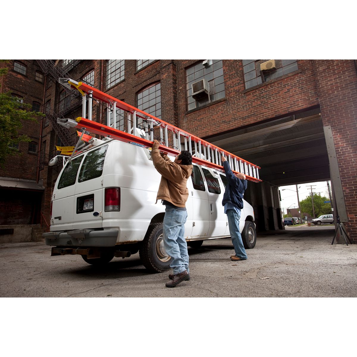16ft Type IA Fiberglass D-Rung Extension Ladder D6216-2
