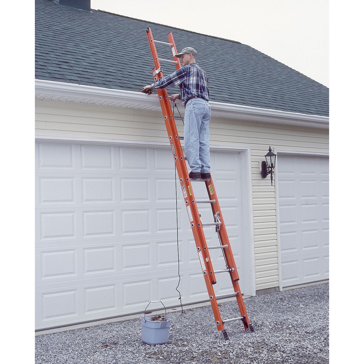 16ft Type IA Fiberglass D-Rung Extension Ladder D6216-2