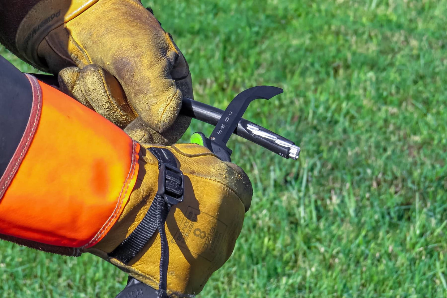 MADI Safety BrushBlade™ Lineman's Knife BB-2S