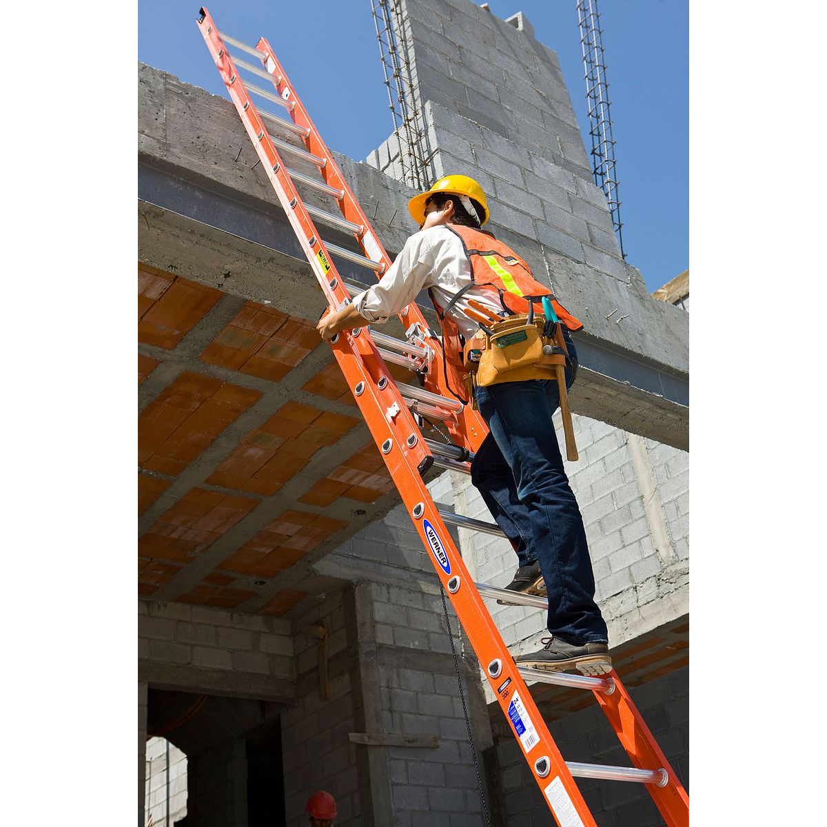 16ft Type IA Fiberglass D-Rung Extension Ladder D6216-2