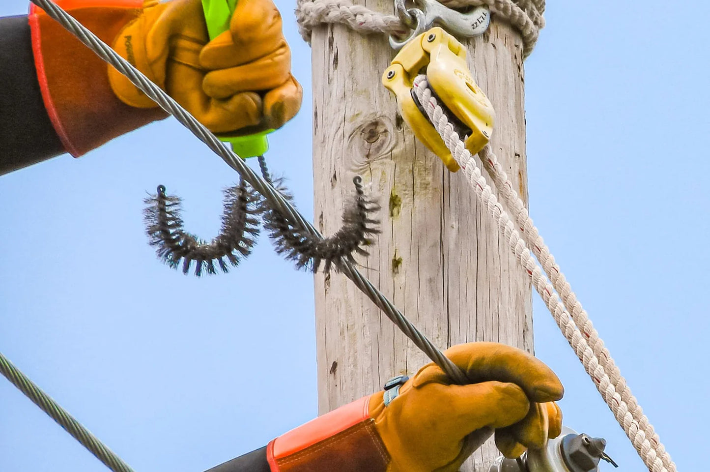 MADI Hand J Wire Brush for Conductor Cleaning with Hot Stick and Shotgun Stick Attachment HJWB-1